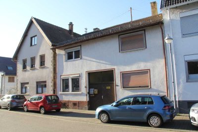 Kleine Haushälfte mit zusätzlichem Albgrundstück