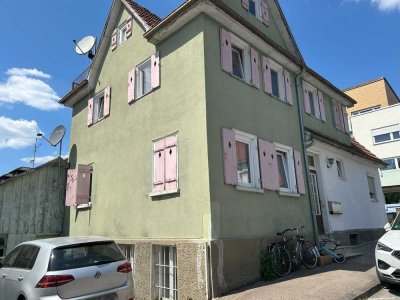 Zweifamilienhaus mit Gestaltungs- und Entwicklungspotenzial in Altbach