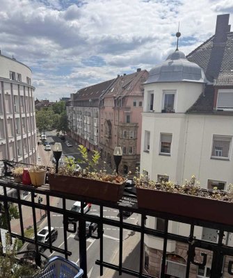 City Wohnung mit 2 Balkonen, toller Aussicht, guter Verkehrsanbindung und Stuckdecken