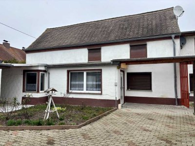 Teilsaniertes Haus mit Ausbaupotential