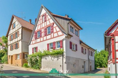 Kernsaniertes 1-2 Familien-Fachwerkhaus mit viel Platz & charmantem Märchengarten