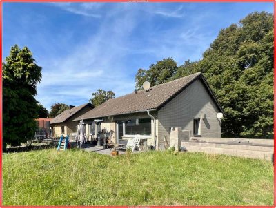 Inden-Frenz! Einfamilienhaus mit Einliegerwohnung in idylischer Lage mit Garage und Garten