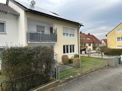 Attraktive Wohnung mit Terrasse und Gartenanteil