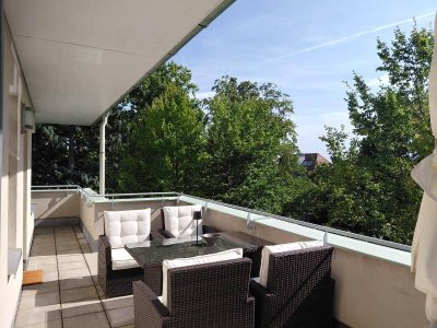 Penthouse-Wohnung im gesamten obersten Stockwerk mit einer rundumlaufenden Dachterrasse in Baden