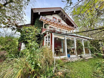 Idyllisches Ein,- bis Zweifamilienhaus in bester Lage