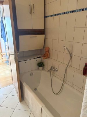Geschmackvolle, gepflegte 4-Raum-Maisonette-Wohnung mit Balkon und EBK in Mannheim