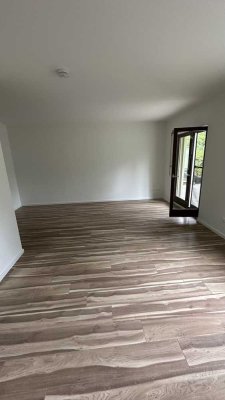 Erstbezug nach Sanierung mit Terrasse: Exklusive 3-Raum-EG-Wohnung in Radebeul