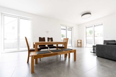 Schöne und neuwertige 4-Raum-EG-Wohnung mit gehobener Innenausstattung mit EBK in Bannberscheid