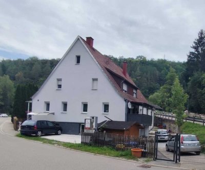 Finanzieren Sie Ihr Eigenheim - 2 zusätzlich vermietete Wohnungen - 3-Familienhaus in Ilshofen