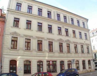 Mitten in der Neustadt! 2 Zimmer, separate Küche mit Balkon, Bad und Laminat