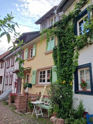 Exklusives, vollst. renoviertes 3-Zimmer-Reihenhaus mit geh. Innenausstattung und EBK in Ettenheim