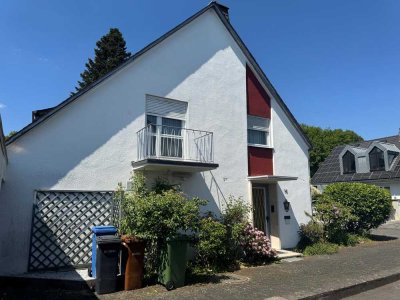 Seltene Gelegenheit in Melsbach: Charmantes Einfamilienhaus mit Teilungsmöglichkeit und großem Grund