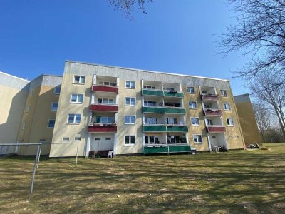 Frisch renovierte 4-Zimmer Wohnung in top sanierter, ruhiger Wohnanlage mit großem Balkon!