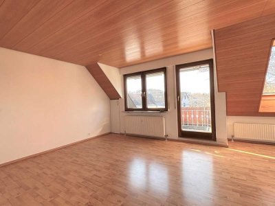 Leinfelden-Unteraichen:  3 1/2 Zi.-Maisonette mit 2 Bädern, Einbauküche, Westbalkon und Einzelgarage