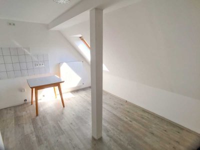 Frisch renovierte Dachgeschosswohnung