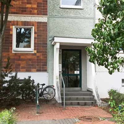 Helle 2-Zimmer Wohnung im 1. OG mit Balkon in Berlin-Hellersdorf