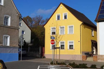 Dietenhofen: EFH für die Großfamilie im Stadtkern mit Hausgarage, Garten und Wald!