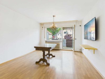 Leer und frei in der Rendite-Gestaltung: Wohnhaus mit 4 separaten Etagen und 2 Garagen