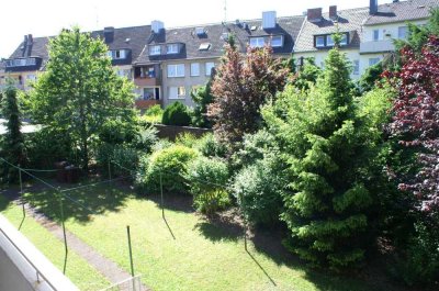 gepflegte, helle EG 2 ZKDB, Balkon, EBK, Aufzug