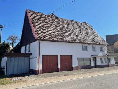Einfamilien-Bauernhaus mit Ausbaupotential und großem Grundstück