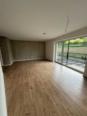 Erstbezug! Hochwertige 3-Zimmer-Obergeschosswohnung