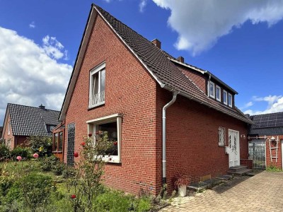 Solides Wohnhaus mit großem Grundstück