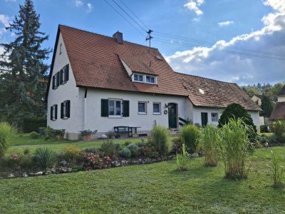 Einfamilienhaus mit Doppelgarage und Garten in Mönchsdeggingen