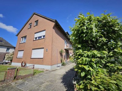 Gut geschnittene Dachgeschosswohnung – ideal zur Eigennutzung
oder als Kapitalanlage in ruhiger Lage