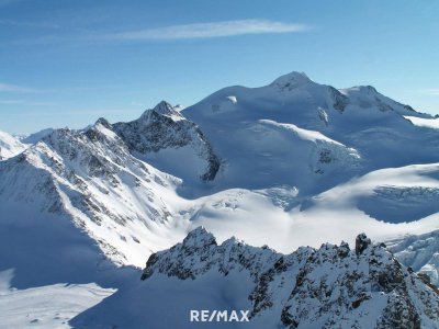 Alpine Eleganz – Stilvolles Apartment mit Service in Sölden!