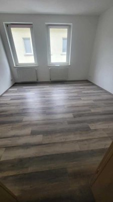 Schöne zwei Zimmer Wohnung in Burgenlandkreis, Weißenfels