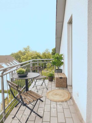 Lichtdurchflutete DG-Wohnung mit Balkon & Garage – stilvoll wohnen oder solide investieren