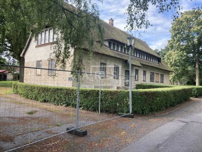 Historisches Reetdachhaus in bester Lage auf Riems
