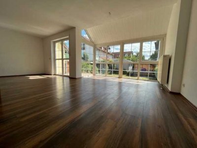 EINLADENDES REIHENMITTELHAUS  IN LANDSHUT-MÜNCHNERAU  MIT GARTEN UND EINZELGARAGE - ZUR MIETE