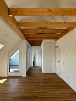 Traumhafte 2 ZKB DG mit herrlicher Loggia und Hobbykeller