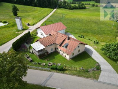 2 Familienhaus !
Herrlich ruhig gelegenes, großes und gepflegtes 2 Generationenhaus mit 3 Garage...