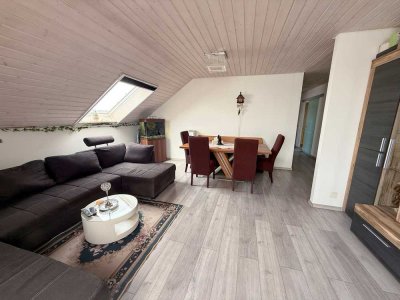 Ihr neues Zuhause: Gepflegte 4-Zimmer-Wohnung mit Balkon und 2 Stellplätzen