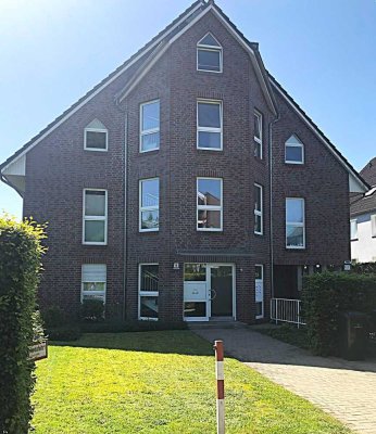 *** NEU - Exklusive ausgestattete 4-Zi.-Whg. mit gr. Balkon, Fahrstuhl + 2 Tiefgaragenplätzen ***