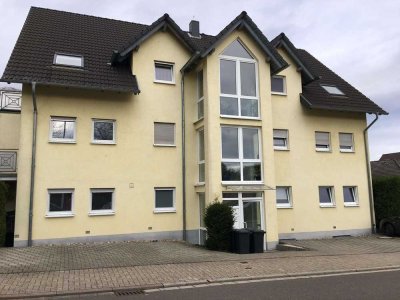 komfortable und attraktive Maisonettenwohnung 3 ZKB Balkon in guter Lage in Bexbach-Saar