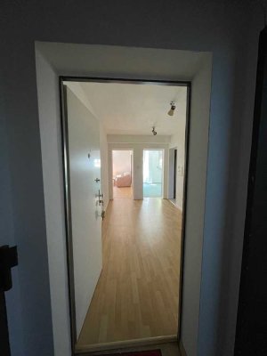 **Studenten aufgepasst** Schöne 2-Zimmer-Souterrainwohnung mit Einbauküche in Friedberg