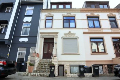 0 % Käuferprovision! Gemütliche 2-Zimmer-Wohnung mit Terrasse im Altbremer Haus in Bremen-Walle!