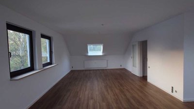 Helle 2-Zimmer Dachgeschoss Wohnung