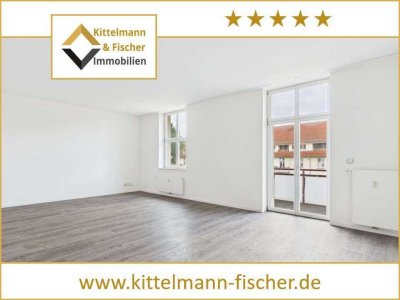 Wohnen im Grünen und abseits von der Stadt! Moderne 3-Zimmer-Wohnung mit Balkon!