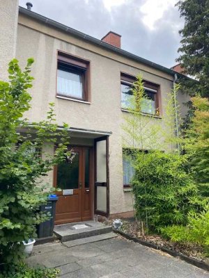 Familienfreundliches Reihenmittelhaus in super Lage ( Erbpachtgrundstück 98 € mon.)