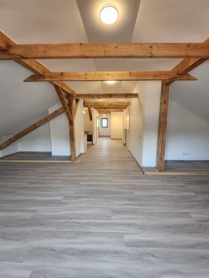 Attraktive 2-Zimmer-DG-Wohnung mit gehobener Innenausstattung in teisnach