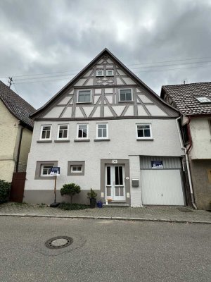 Charmantes freistehendes Einfamilienhaus mit Potenzial