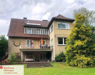 Großzügiges Einfamilienhaus auf parkähnlichem Grundstück in der Innenstadt von Uslar