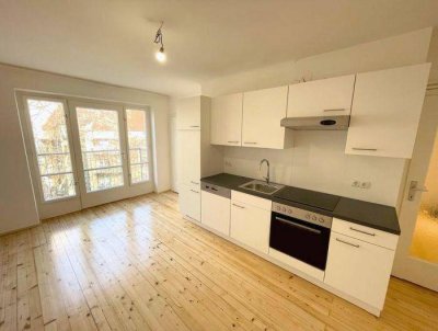 Sonnige 2 ZIMMER-Wohnung, größerer Balkon 5m², größere Wohnküche möbliert, neuwertige Sanitäranlagen