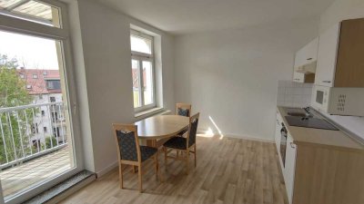*Schnäppchenjäger aufgepasst* freiwerdend,stark renovierungsbedürftig!2-Zi.-ETW mit Balkon in Wahren