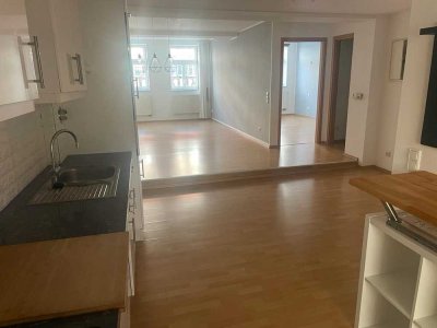 Exklusive, modernisierte 2-Zimmer-Wohnung mit gehobener Innenausstattung mit Einbauküche in Bamberg
