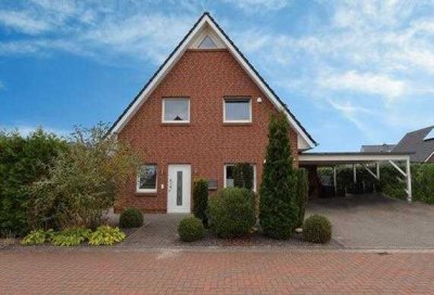 Wohnhaus mit zwei Wohneinheiten in Wiefelstede